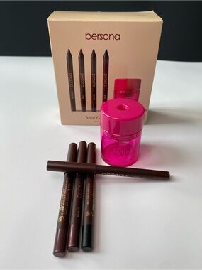 PERSONA Mini Eyeliner Kit.